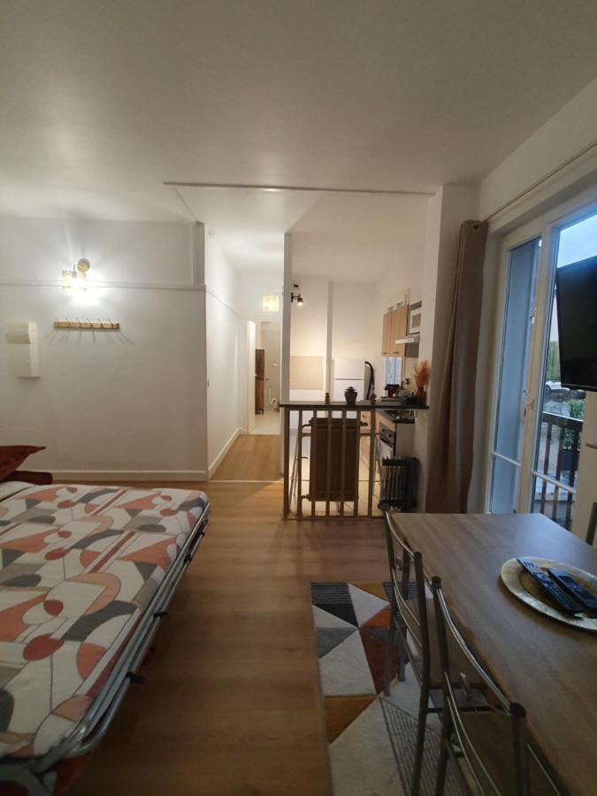 Voisin De Louis Xiv,Free Parking Apartment Версал Екстериор снимка